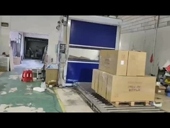 Zindywidualizowana szafa prysznicowa z powietrzem opierająca się o ścianę